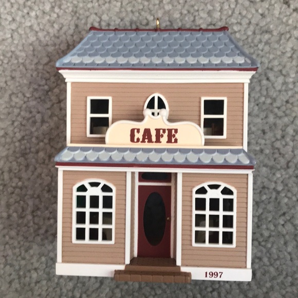Hallmark “Cafe” Ornament - Picture 2 of 3